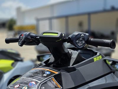 2025 Sea-Doo RXT-X 325 Ice Metal / Manta Green — photo 15 view