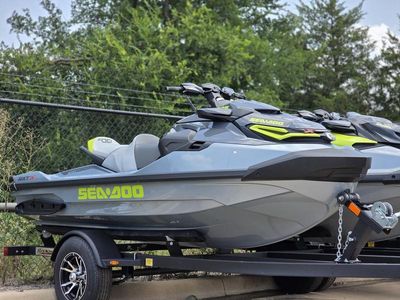 2025 Sea-Doo RXT-X 325 Ice Metal / Manta Green — side profile view