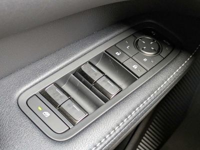 2025 Lexus RX — photo 25 view