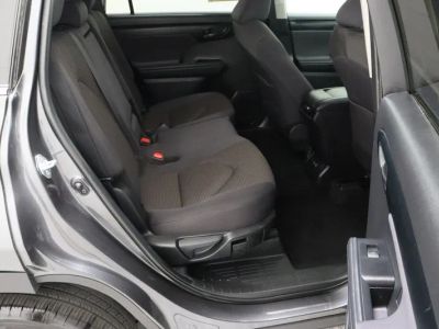 2025 Toyota Highlander FWD - Photo 36