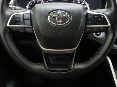 2025 Toyota Highlander FWD - Photo 24