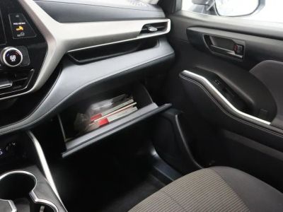 2025 Toyota Highlander FWD - Photo 23