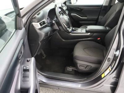 2025 Toyota Highlander FWD - Photo 14