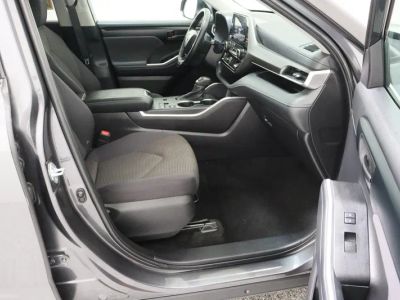 2025 Toyota Highlander FWD - Photo 39