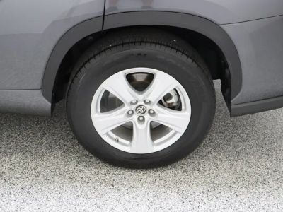 2025 Toyota Highlander FWD - Photo 10