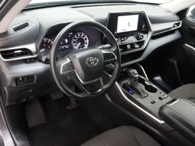 2025 Toyota Highlander FWD - Photo 13