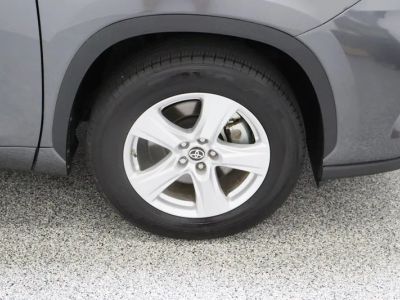 2025 Toyota Highlander FWD - Photo 5