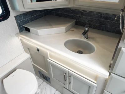 2027 Fleetwood DISCOVERY — photo 15 view