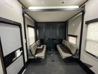 2022 Grand Design Momentum M-Class - Photo 26