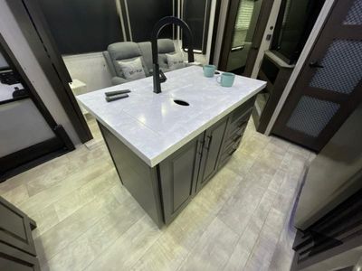 2022 Grand Design Momentum M-Class - Photo 45