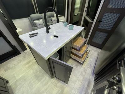 2022 Grand Design Momentum M-Class - Photo 46
