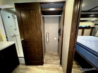2020 Grand Design Solitude — photo 9 view
