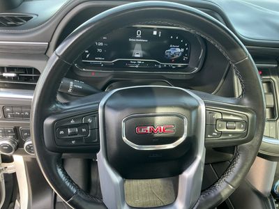 2023 GMC Yukon — photo 13 view