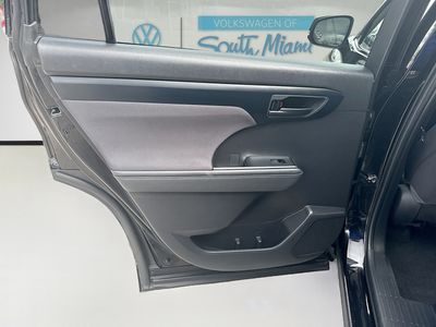 2023 Toyota Highlander - Photo 24