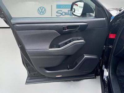 2023 Toyota Highlander - Photo 18