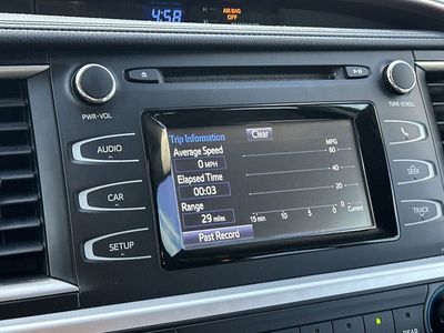 2018 Toyota Highlander — photo 12 view