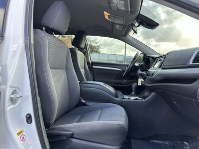 2018 Toyota Highlander — photo 24 view