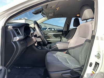 2018 Toyota Highlander — photo 13 view