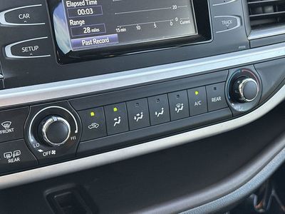 2018 Toyota Highlander — photo 16 view