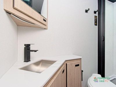 2025 Grand Design Lineage Series M - Photo 22