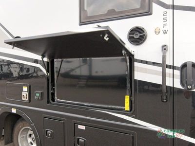 2025 Grand Design Lineage Series M - Photo 35