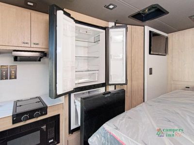 2025 Grand Design Lineage Series M - Photo 16