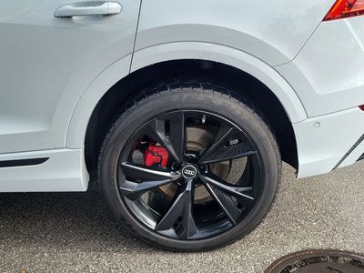 2020 Audi Q8 - Photo 8