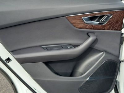 2020 Audi Q8 - Photo 9