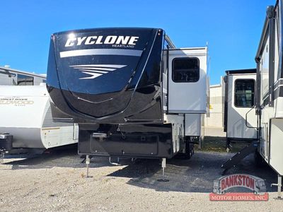 2026 Cyclone 3913 - Photo 6