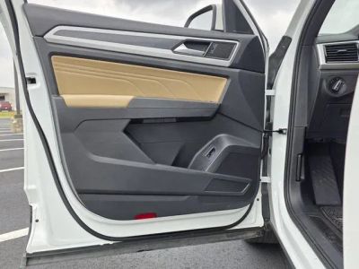 2023 Volkswagen Atlas Cross Sport - Photo 14