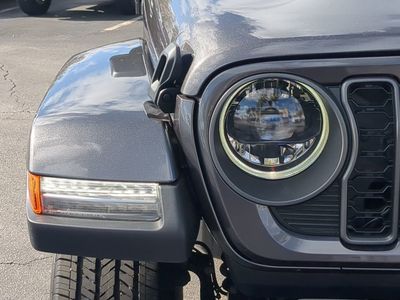 2026 Jeep Gladiator - Photo 10