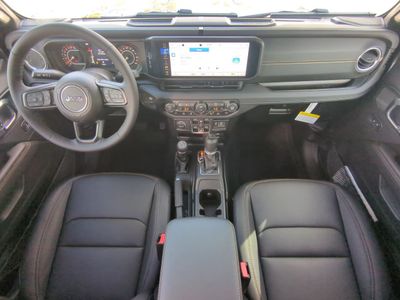 2026 Jeep Gladiator - Photo 16