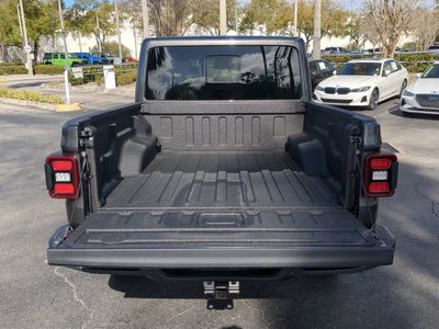 2026 Jeep Gladiator - Photo 14