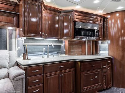 2011 Newmar King Aire — photo 12 view
