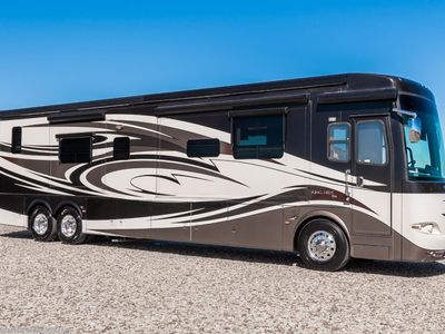 2011 Newmar King Aire — front three-quarter view