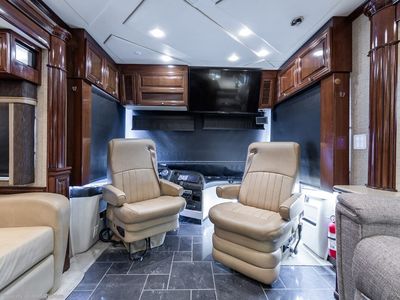 2011 Newmar King Aire — interior view