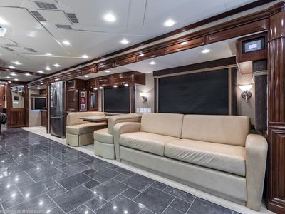 2011 Newmar King Aire — photo 7 view