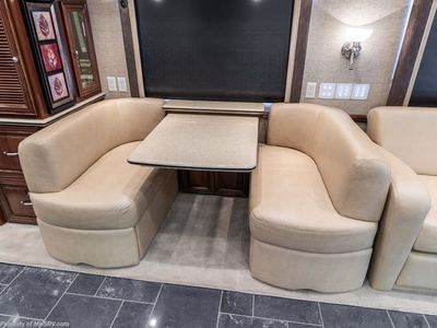 2011 Newmar King Aire — photo 9 view