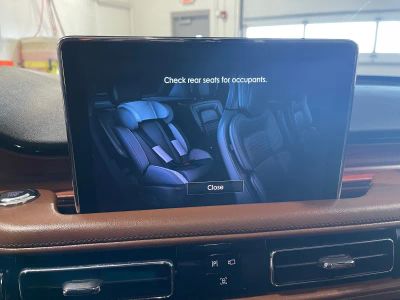 2023 Lincoln Aviator — photo 11 view