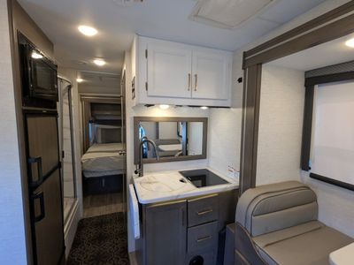 2024 Thor Motor Coach Four Winds Sprinter — photo 23 view