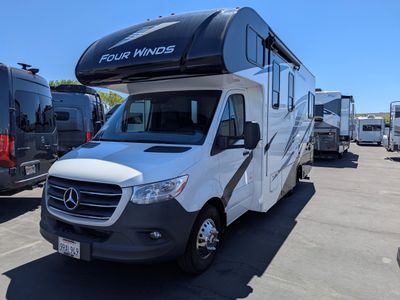2024 Thor Motor Coach Four Winds Sprinter — photo 22 view