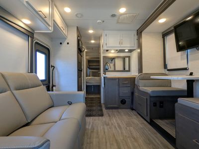 2024 Thor Motor Coach Four Winds Sprinter — photo 16 view