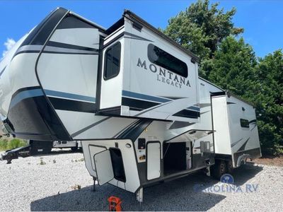 2021 Keystone Montana — rear three-quarter view