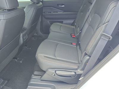 2026 Nissan Pathfinder - Photo 17