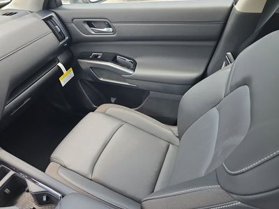 2026 Nissan Pathfinder - Photo 16