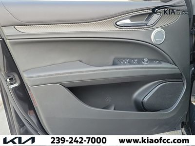 2024 Alfa Romeo Stelvio - Photo 24