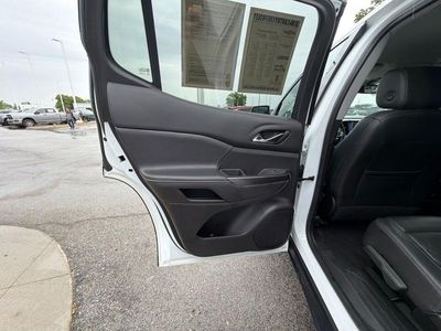 2023 GMC Acadia — photo 11 view