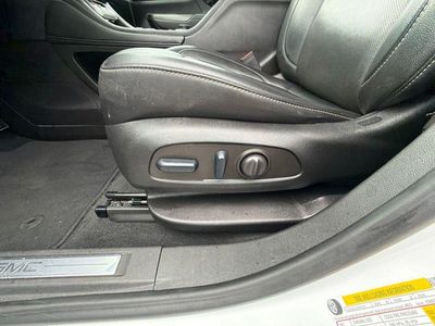 2023 GMC Acadia — photo 13 view