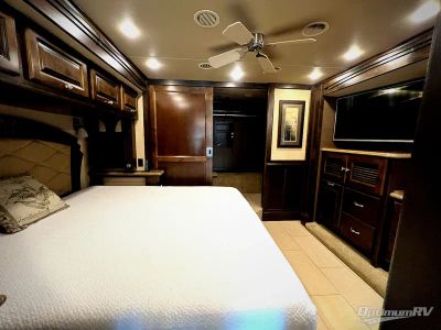2016 Tiffin Phaeton — photo 18 view