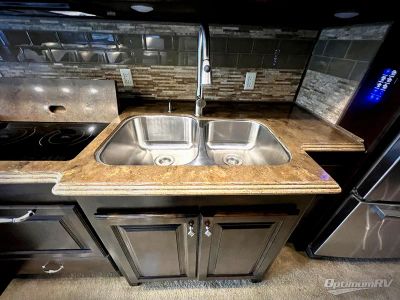 2016 Tiffin Phaeton — photo 14 view
